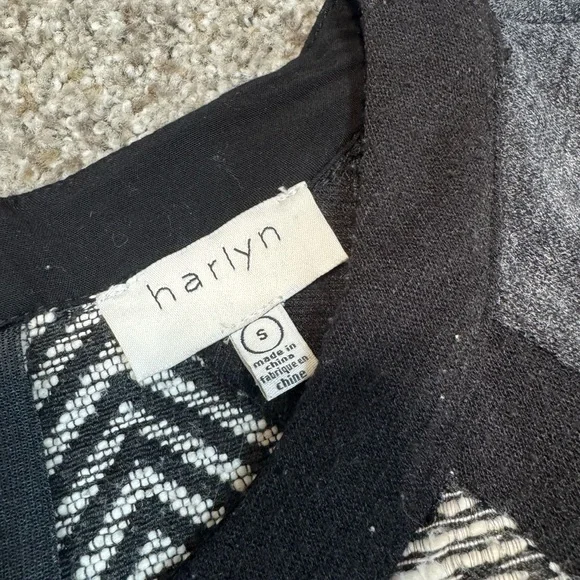 Harlyn Anthro Stylish Black and Gray Women's Top - Picture 3 of 4